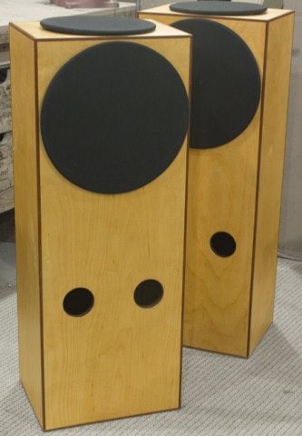 twin full range speakers