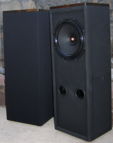 black full range speaker cabinets